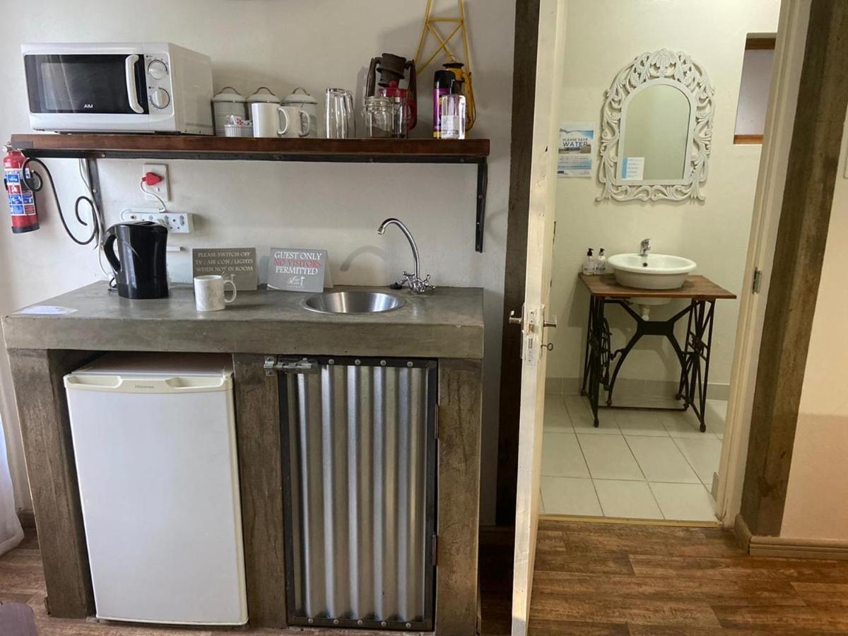 Cape Karoo Guesthouse Бофорт-Уэст Экстерьер фото