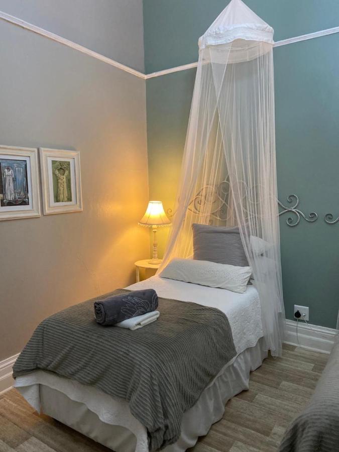 Cape Karoo Guesthouse Бофорт-Уэст Экстерьер фото