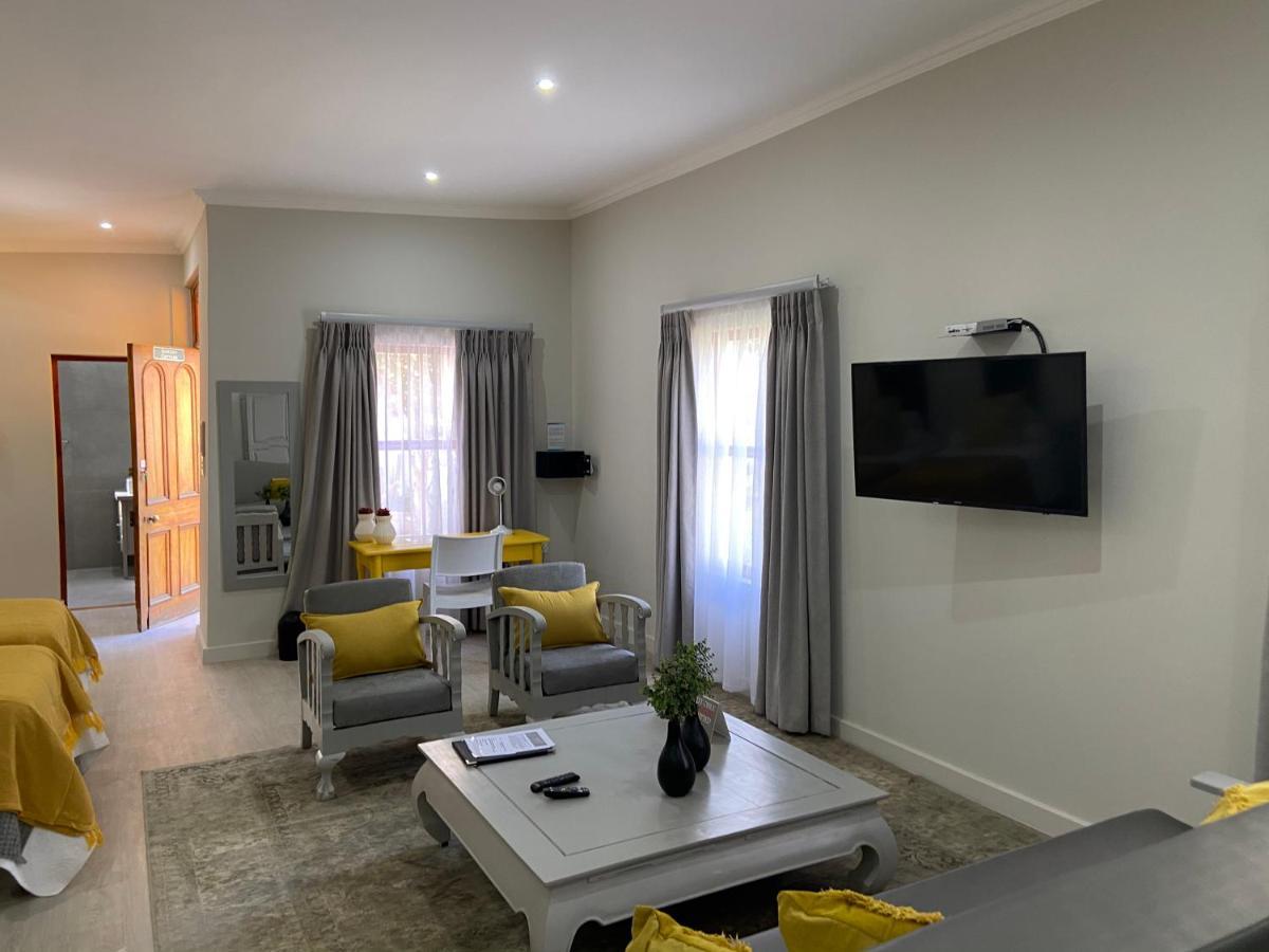 Cape Karoo Guesthouse Бофорт-Уэст Экстерьер фото