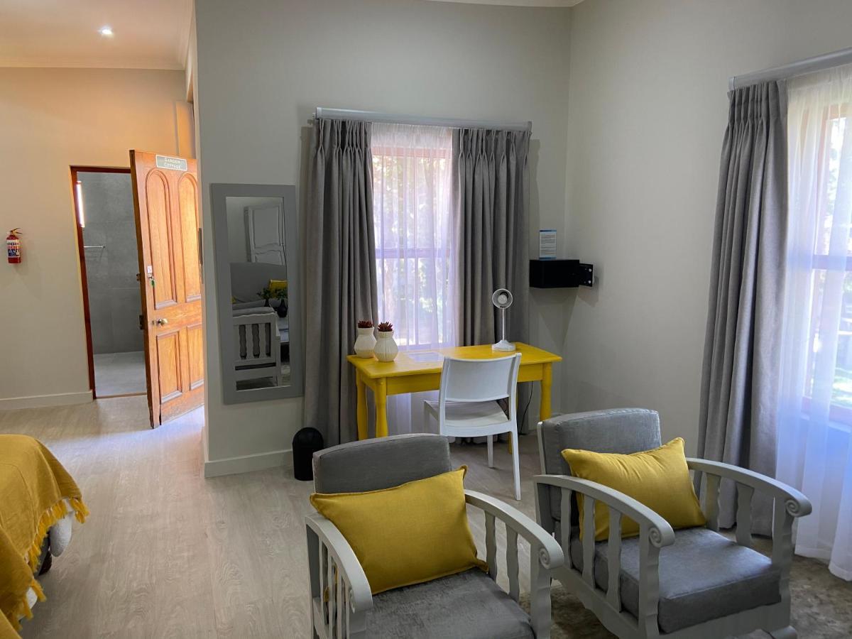 Cape Karoo Guesthouse Бофорт-Уэст Экстерьер фото