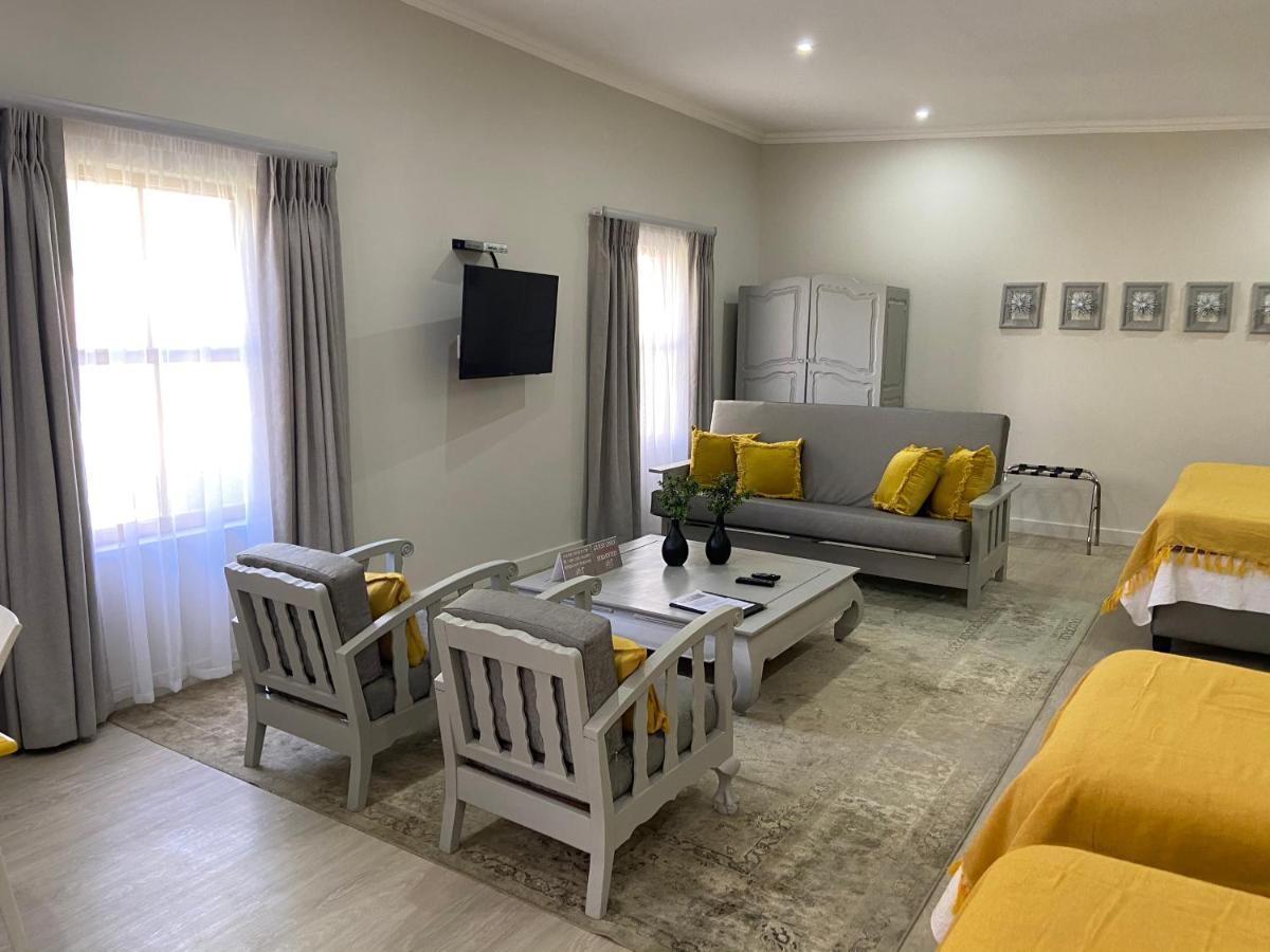 Cape Karoo Guesthouse Бофорт-Уэст Экстерьер фото
