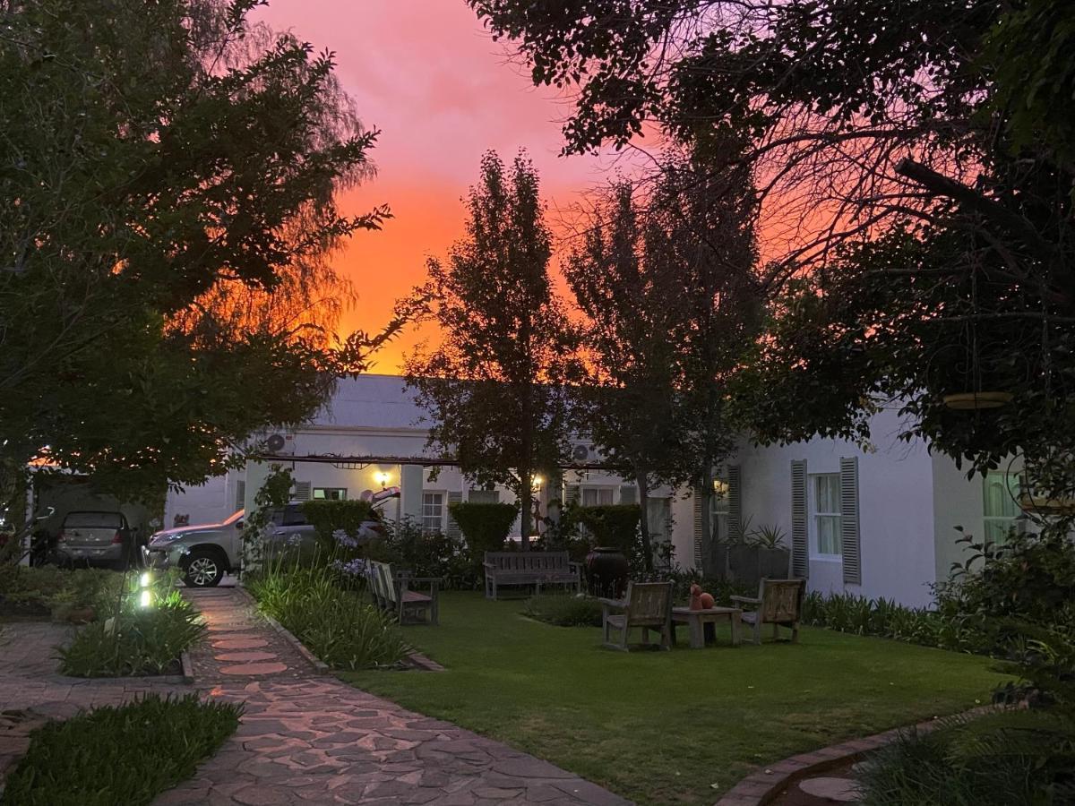 Cape Karoo Guesthouse Бофорт-Уэст Экстерьер фото