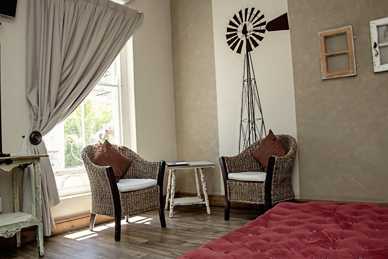 Cape Karoo Guesthouse Бофорт-Уэст Экстерьер фото